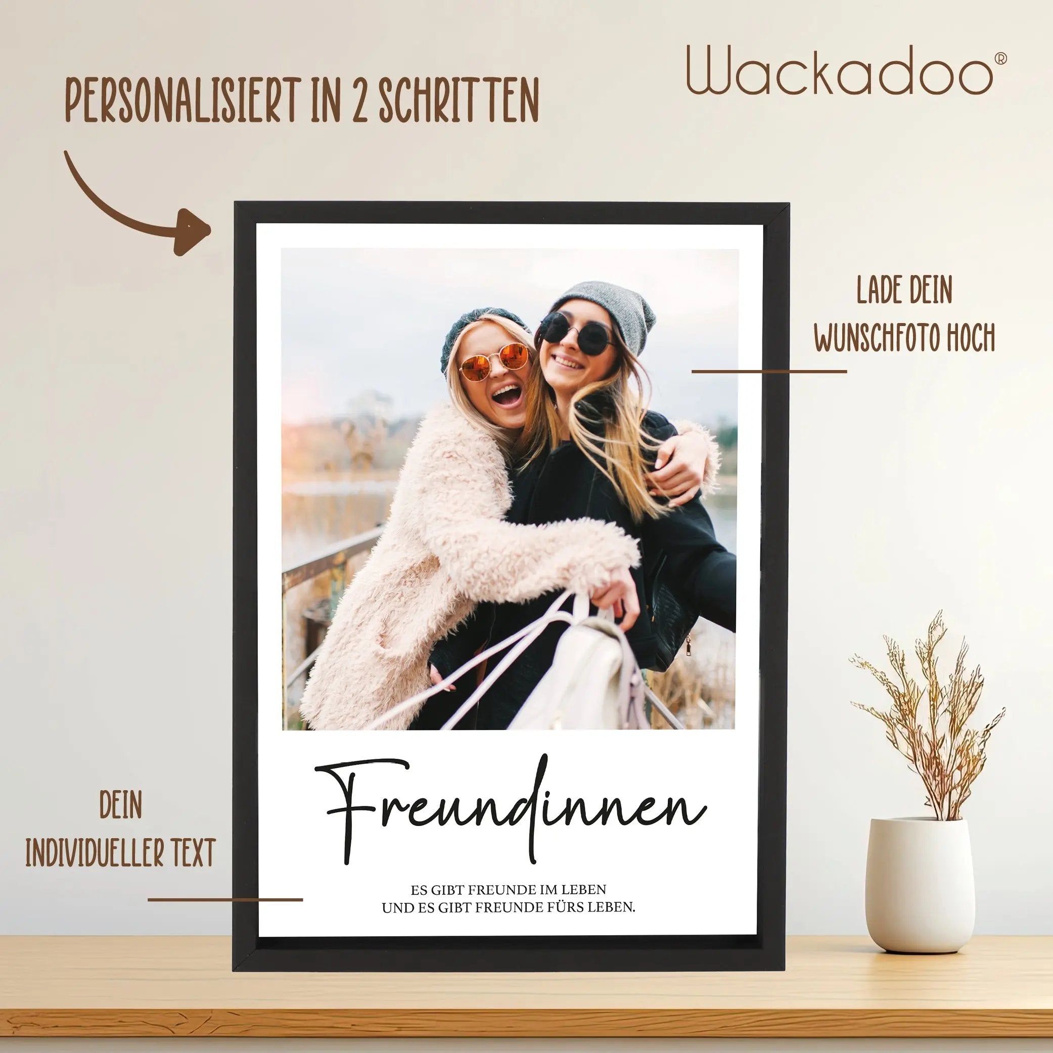 Wackadoo Poster Freundinnen mit Foto und individuellem Text Personalisiertes Geschenk inklusive Bilderrahmen aus Holz Geschenkideen
