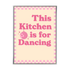 Poster mit Bilderrahmen Dancing Kitchen - inklusive Bilderrahmen Interior Design